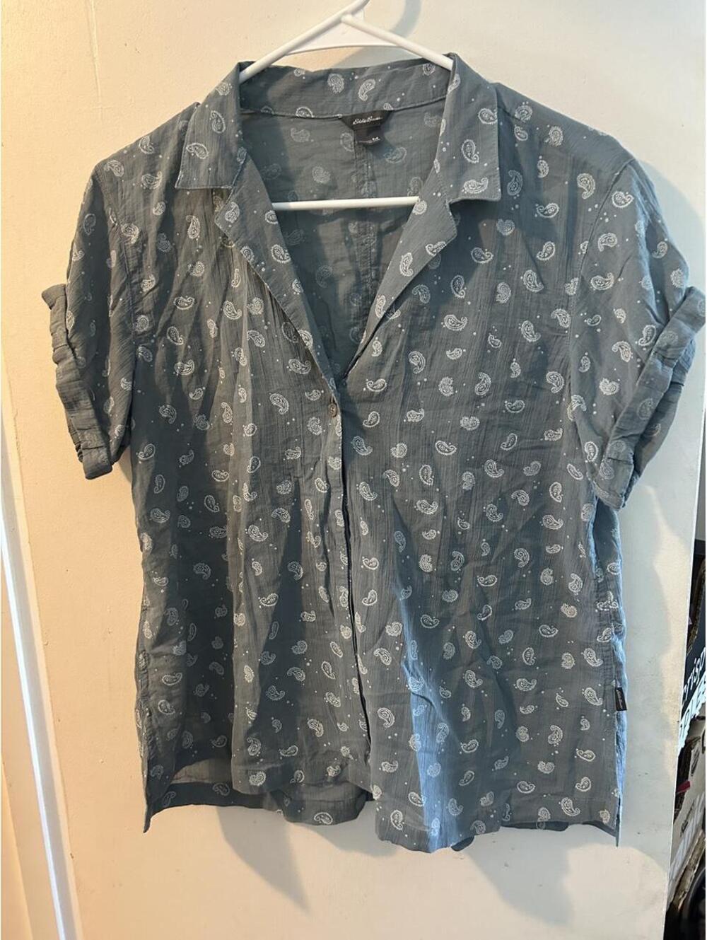 Eddie Bauer blue & gray paisley camp collar button-up shirt in a M